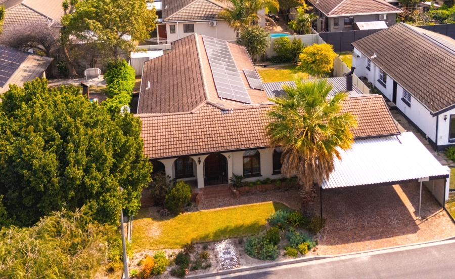 4 Bedroom Property for Sale in Stellenridge Western Cape